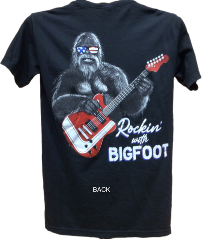 T-Shirt Bigfoot Rockin  Playing Guitar